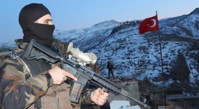 Sınırın sıfır noktasında gece gündüz vatan nöbeti