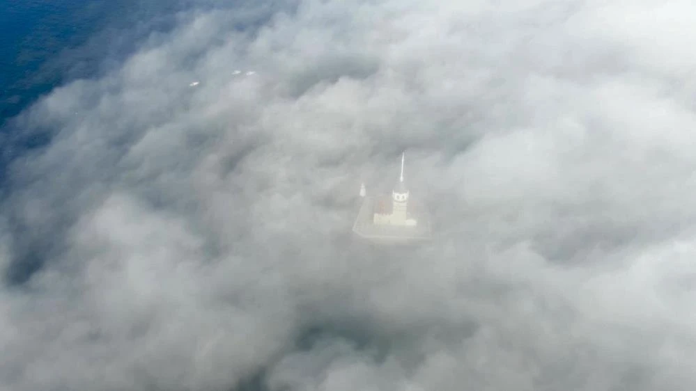 Kız Kulesi sis altında