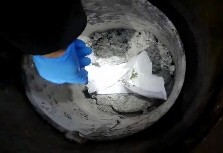 İki ilde zehir tacirlerine büyük darbe: Sobanın yanmaması polisin dikkatinden kaçmadı