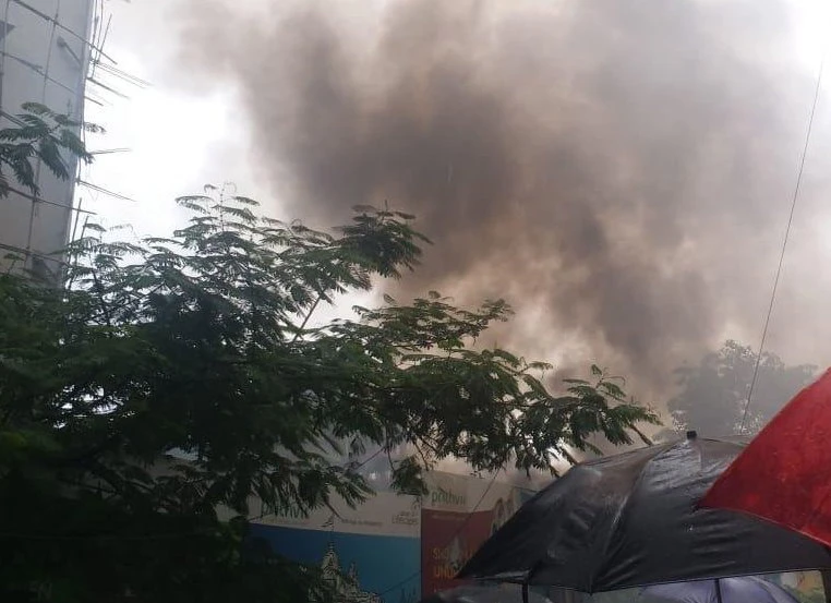 Hindistan'da uçak düştü!