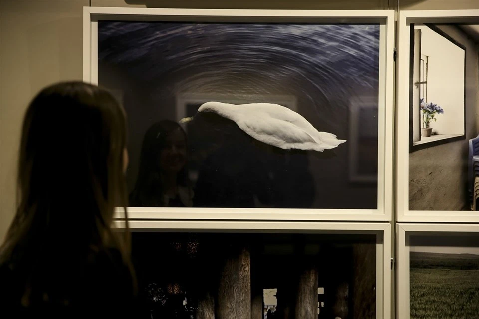 'Orada Kimse Var mı?' sergisi sanatseverlerle buluştu