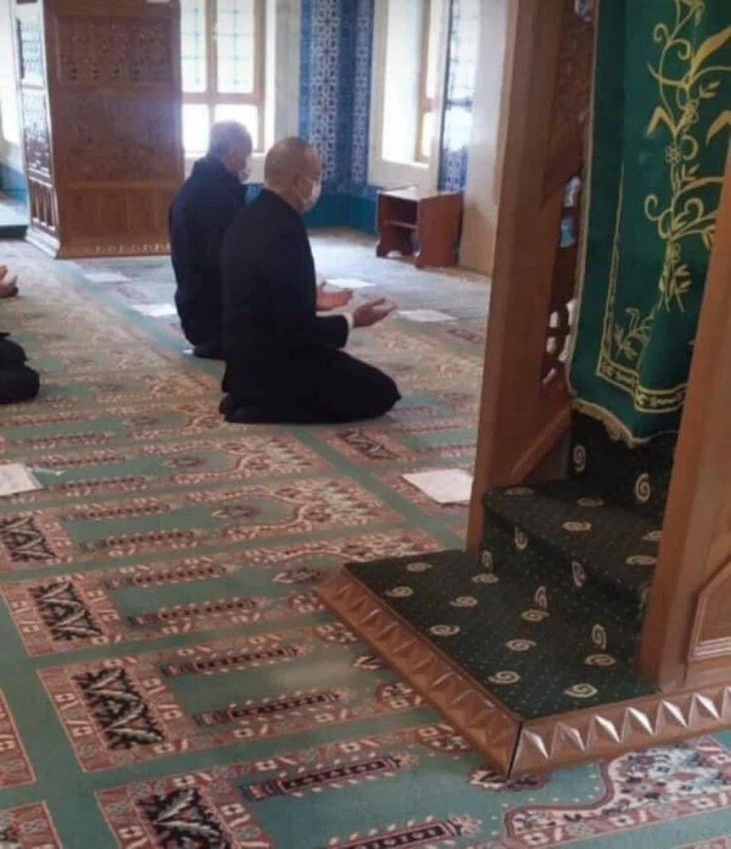 Erdoğan ve Aliyev şükür namazı kıldı