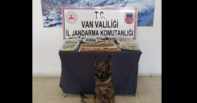 Dolap kapağında 9 kilo 226 gram eroin ele geçirildi