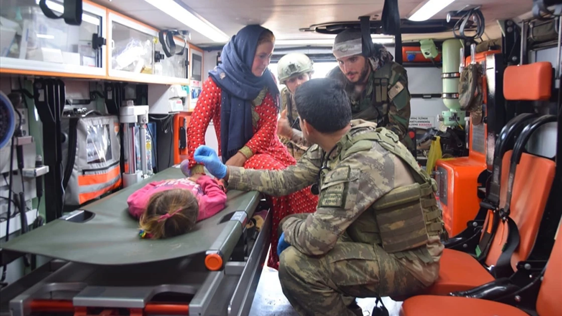 Tel Abyad ve Rasulayn'da köy köy sağlık taraması yapılıyor