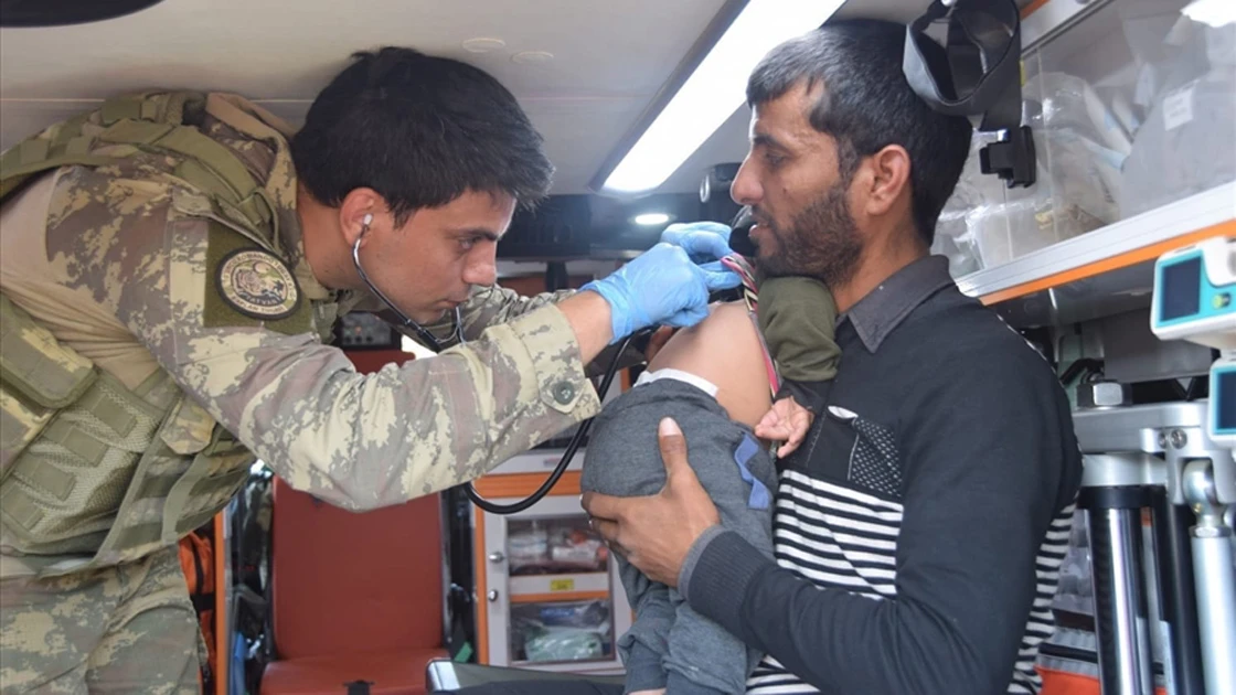 Tel Abyad ve Rasulayn'da köy köy sağlık taraması yapılıyor