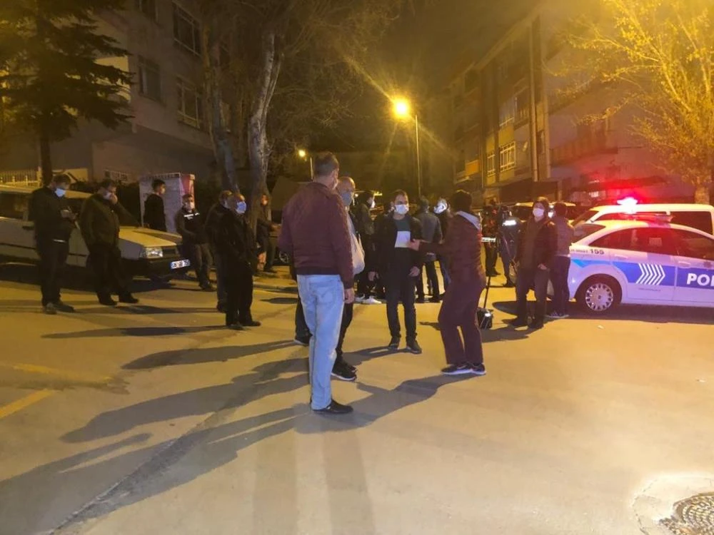 Ankara'da toprak kayması nedeniyle 3 katlı apartman boşaltıldı