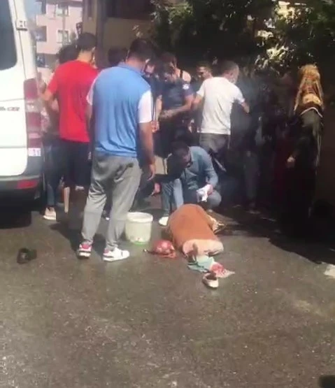 Sokak ortasında kadına şiddet! Eşini önce darp etti sonra silahla vurdu