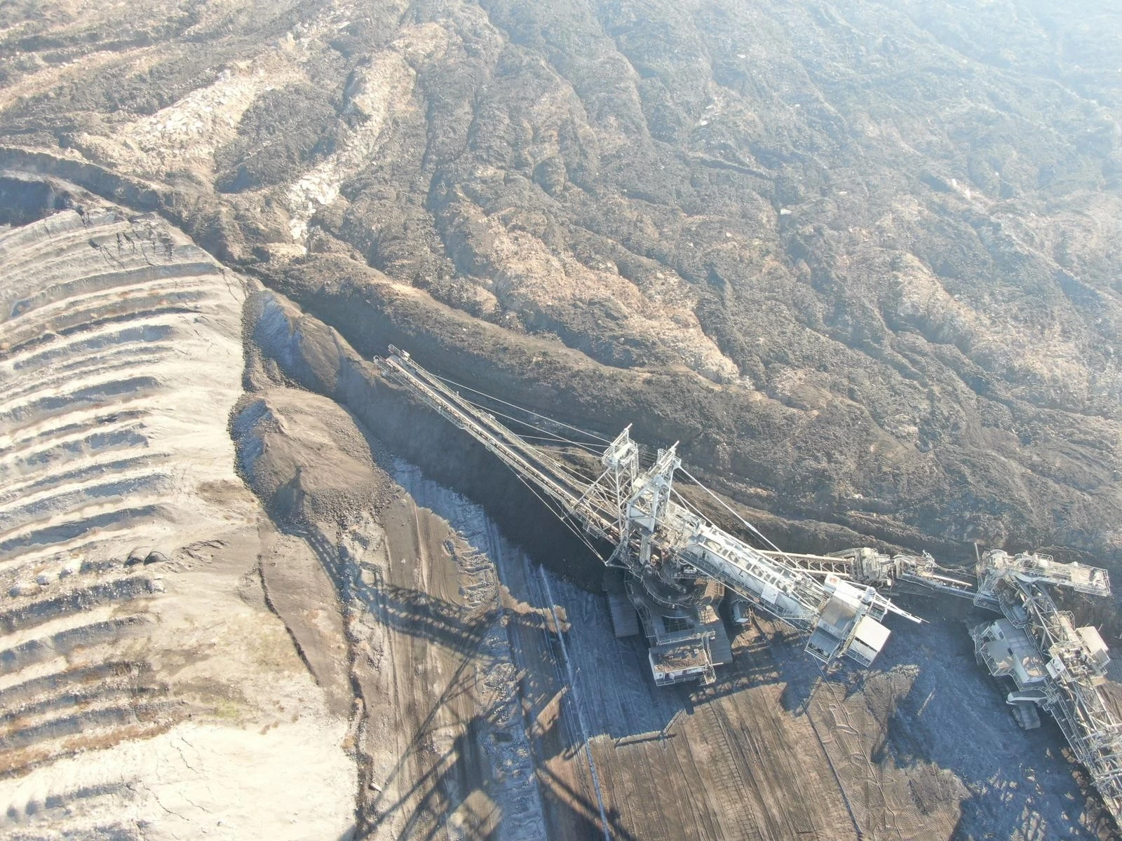 Milyonlarca metreküp toprak yer değiştirdi