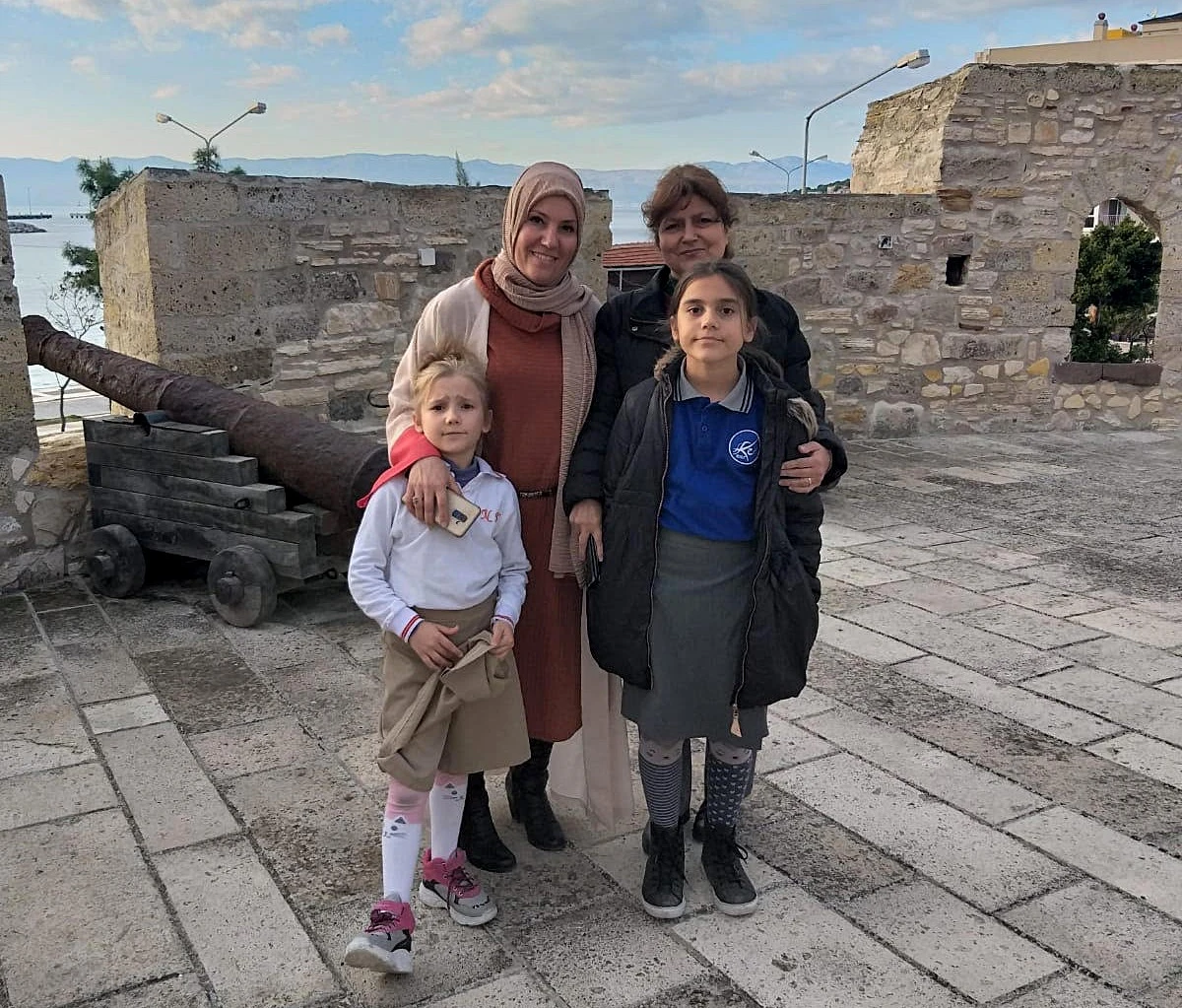 İlkokul öğrencisi yolda yürürken tarihi eser buldu