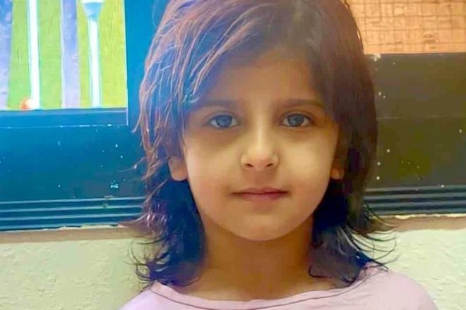 Tuvaletten çıkan yılan küçük kızı hayatından etti