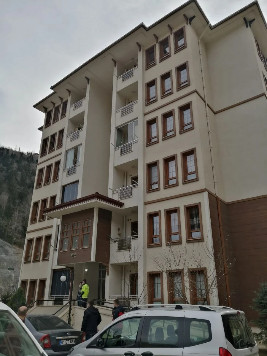 Önce eşini sonra kendisini öldürdü