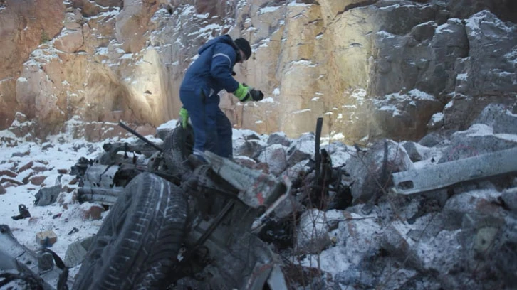 Bozulan Tesla için istenen parayı karşılayamayınca dinamitle patlattı