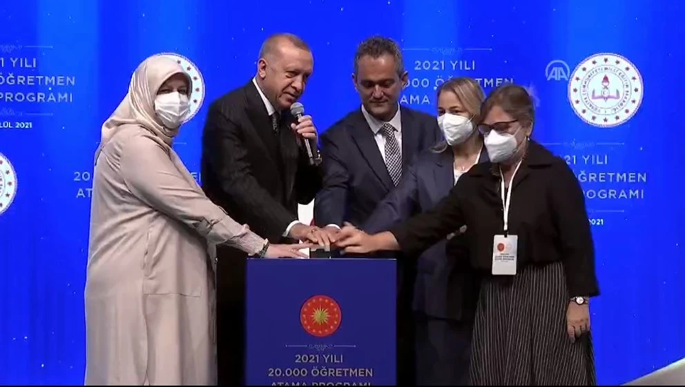 Cumhurbaşkanı Erdoğan 20 bin öğretmen atamasını gerçekleştirdi