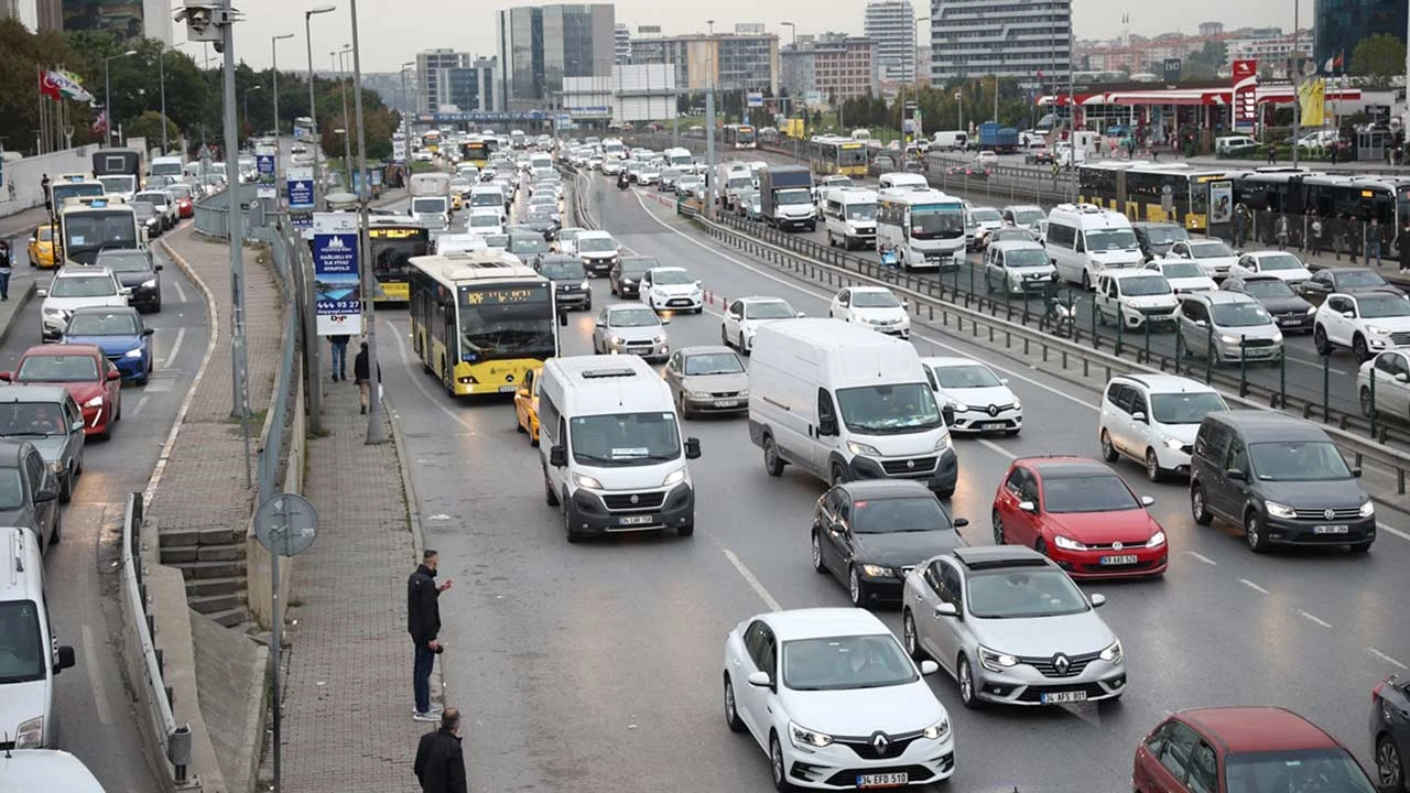 İstanbul'da sabah saatlerinde trafik yoğunluğu