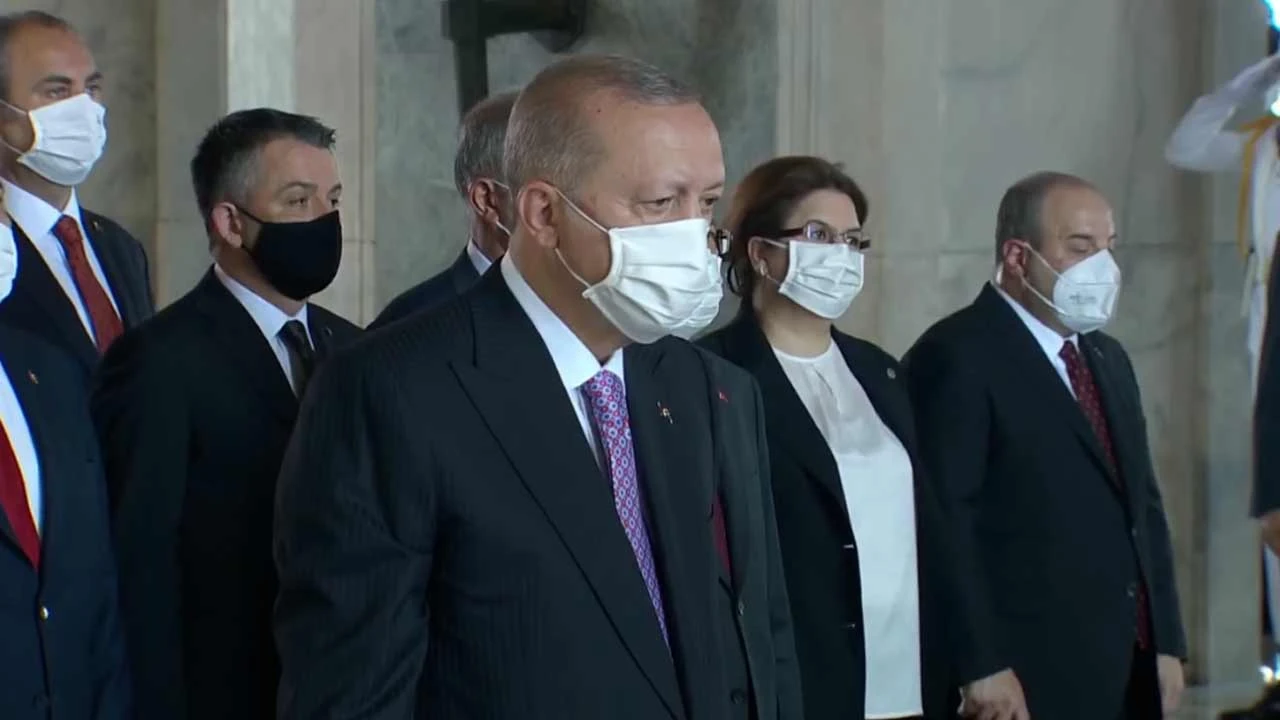Cumhurbaşkanı Erdoğan ve devlet erkanı Anıtkabir'deki 30 Ağustos törenine katıldı