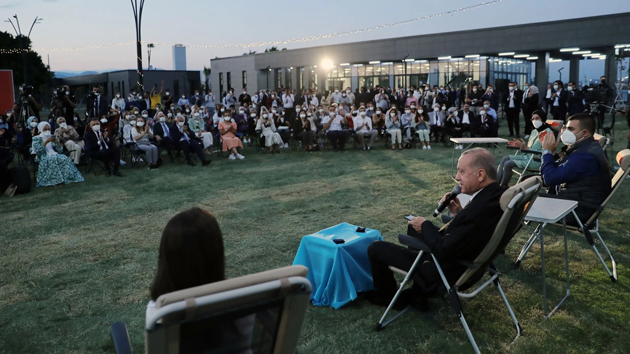 Cumhurbaşkanı Erdoğan'dan sosyal medya yasası ve kripto para mesajı