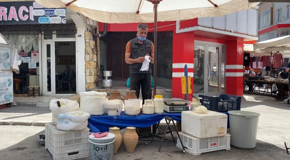 3 dil bilen tur rehberinin yeni mesleği şaşırttı