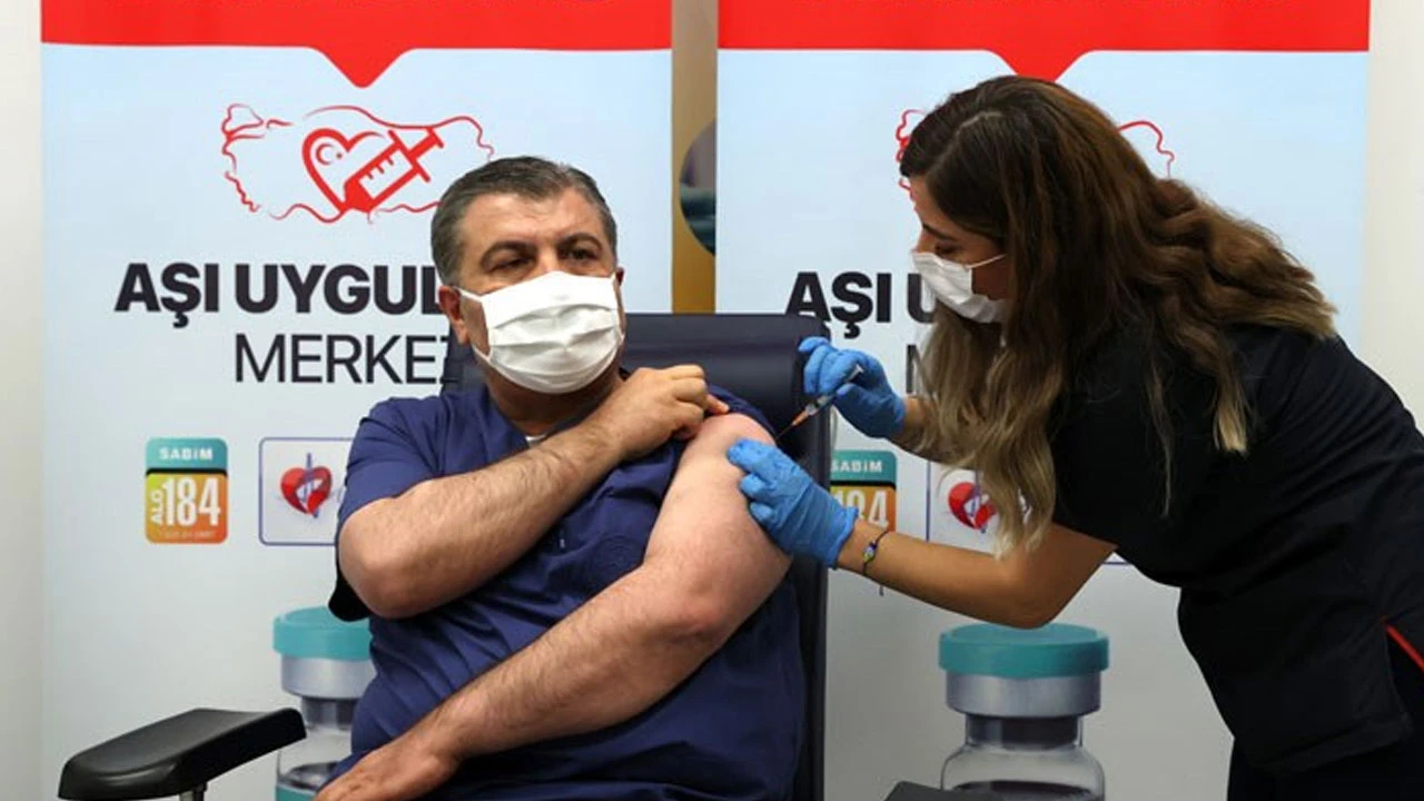 Korkutan uyarı: Çocukları vuruyor! Omicron-domuz gribi ile birleşirse…