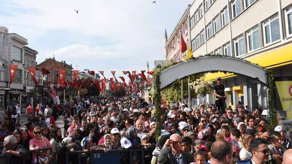 Edirne'de Uluslararası Bando ve Ciğer Festivali'nde ciğer kuyruğu