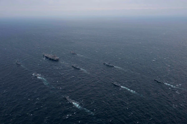 ABD, ünlü bombardıman uçağı B-1B Lancer'ı Seul semalarında uçurdu