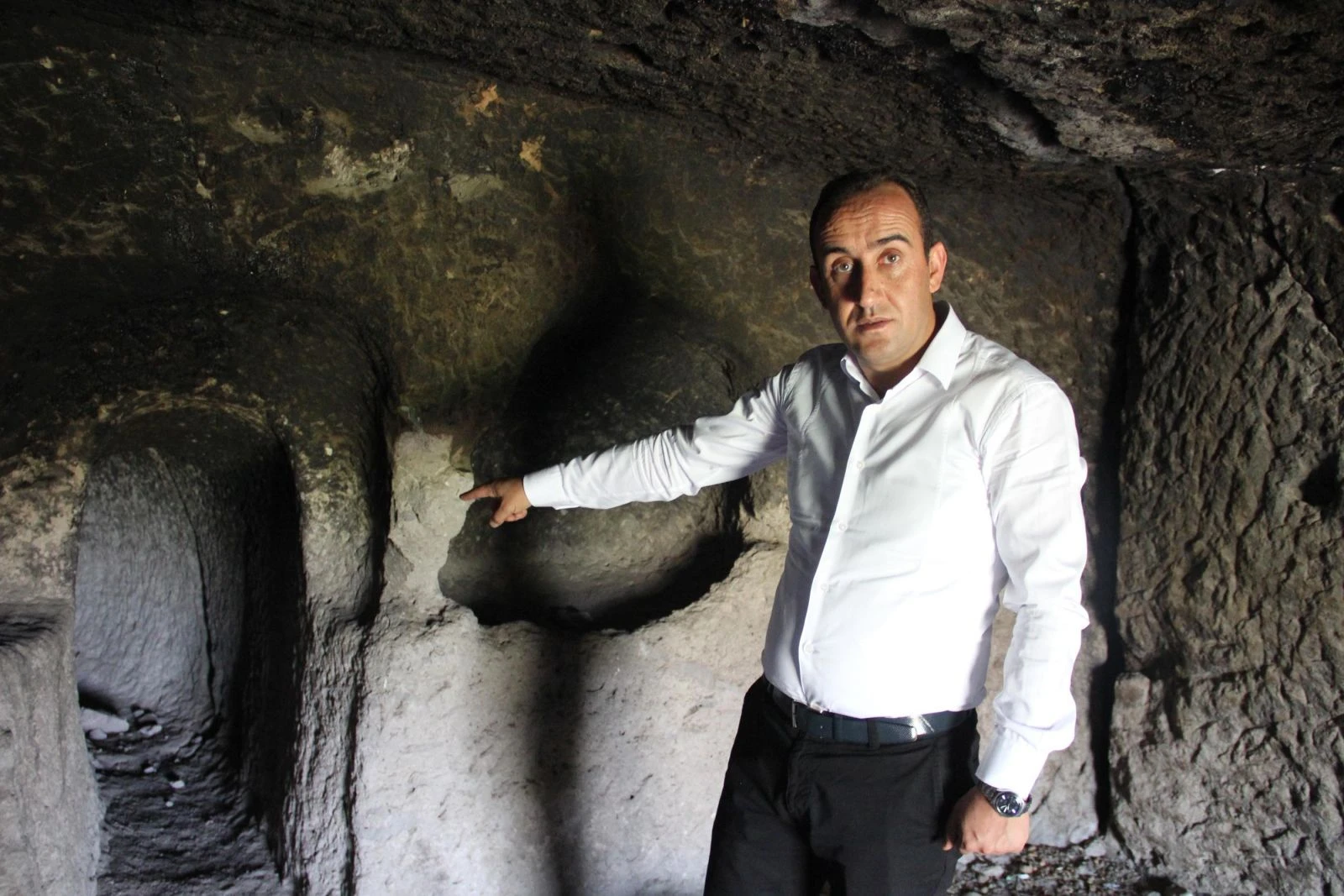 Üzüm hasadı yaparken yeraltı şehri buldular