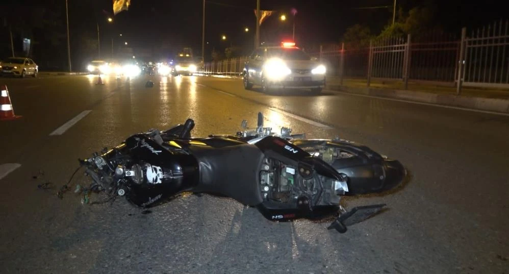 Vincin demir ayaklarına çarpan motosiklet sürücüsü hayatını kaybetti