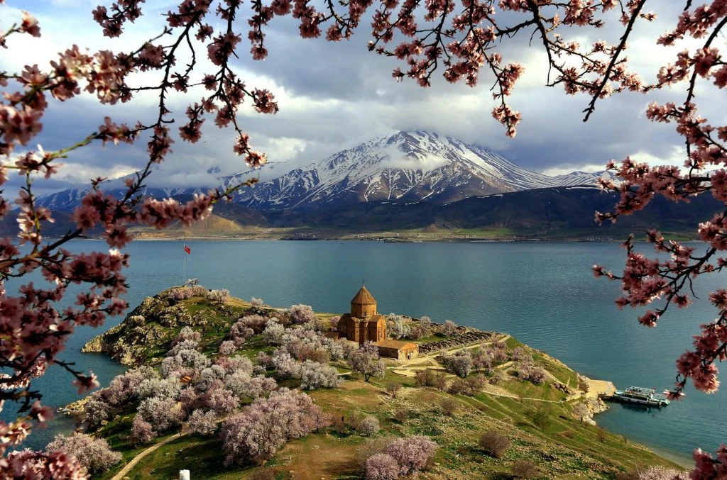 Türkiye'nin Muhteşem Doğal Gölleri