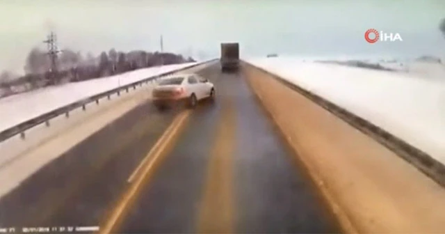 Otoyolda meydana gelen feci kaza