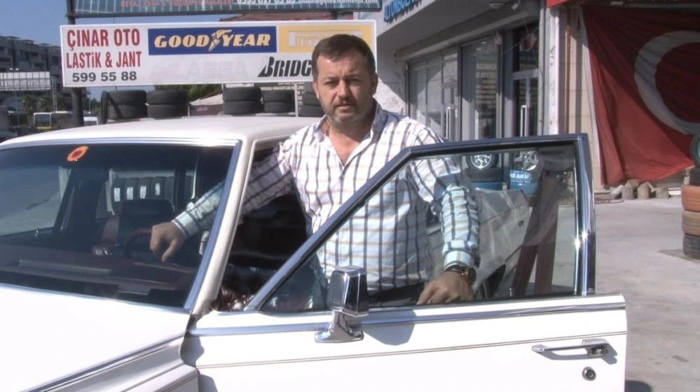 1970 model otomobiline jant ararken aracın ABD'li ilk sahibiyle karşılaştı