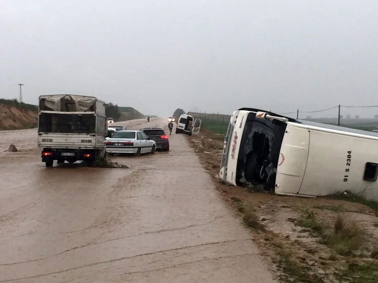 Erdoğan'ın mitingine giden otobüs devrildi: Ölü ve yaralılar var