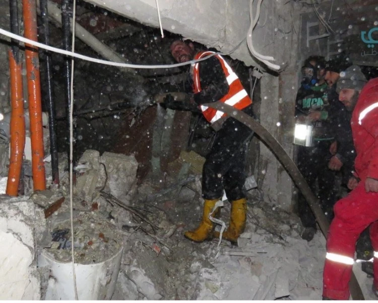 ABD uçakları Kızılay binasını vurdu