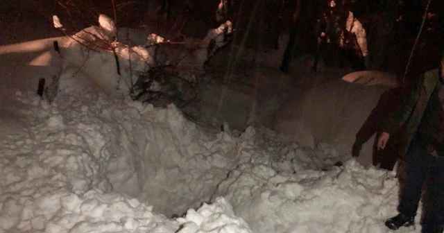 Çatıdan düşen kar kütlesi altında kalan yaşlı kadın öldü