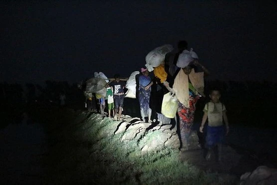 En az bin kişi öldürüldü