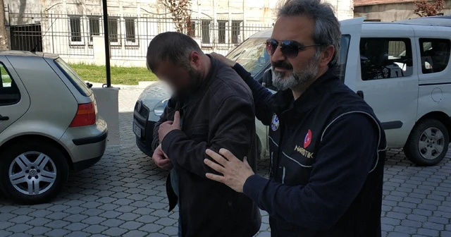 Evinde yarım kilo esrarla yakalandı