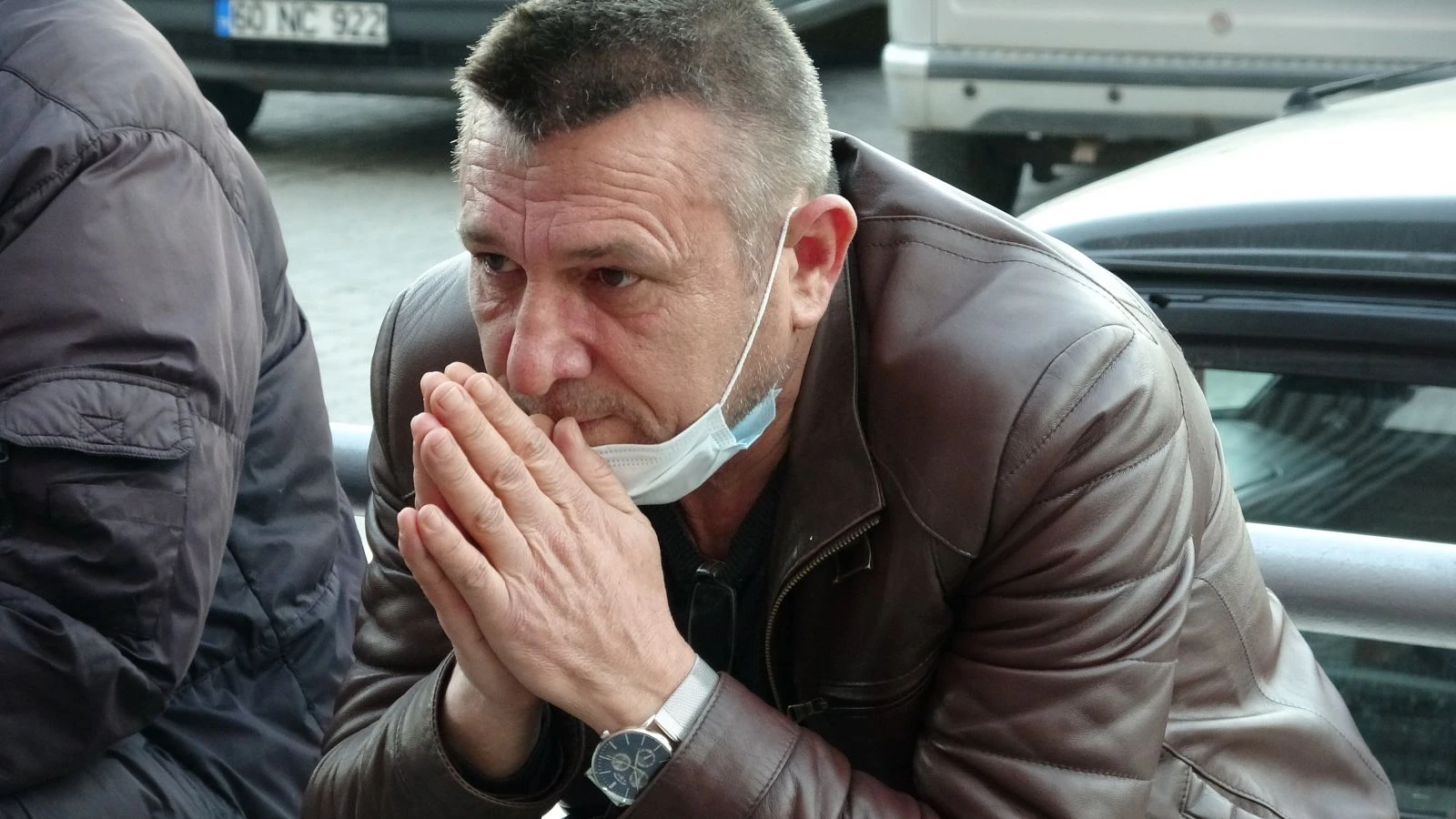 Başına yorgun mermi düşen genç kız yoğun bakıma alındı