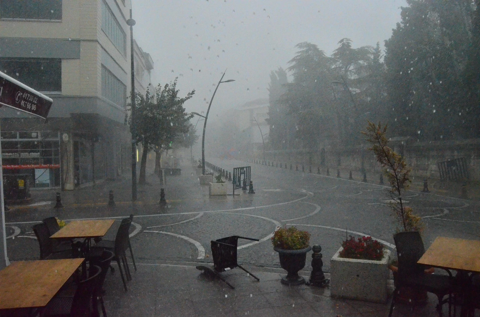 Kırklareli'de beklenen yağış şiddetli başladı! İstanbul'a doğru geliyor