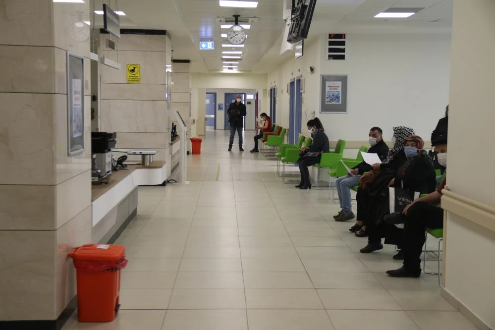 Aşı sonrası yoğun bakımda yaş ortalaması düştü