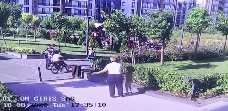 Beylikdüzü'nde komşu çocuğuna köpek kavgası: Kadın dehşet saçtı