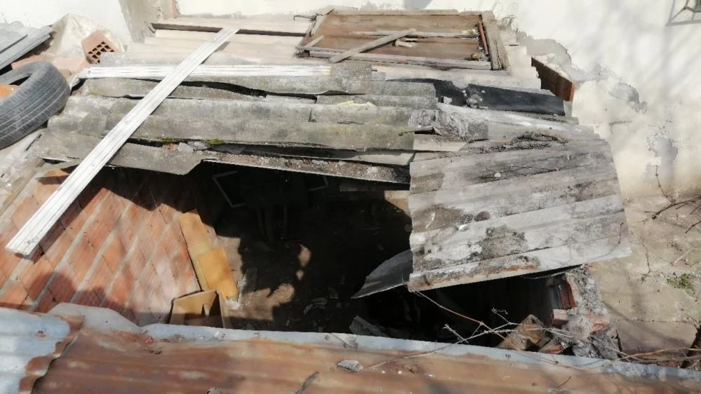 Güvercin beslemek için çıktığı çatıdan düşen genç hayatını kaybetti