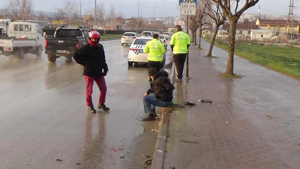 Çarptı metrelerce sürükledi kaldırıma fırlattı