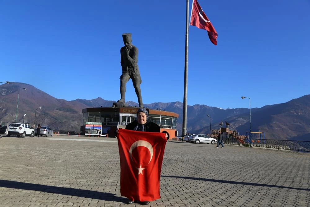 97 yaşında koronavirüse yenik düştü