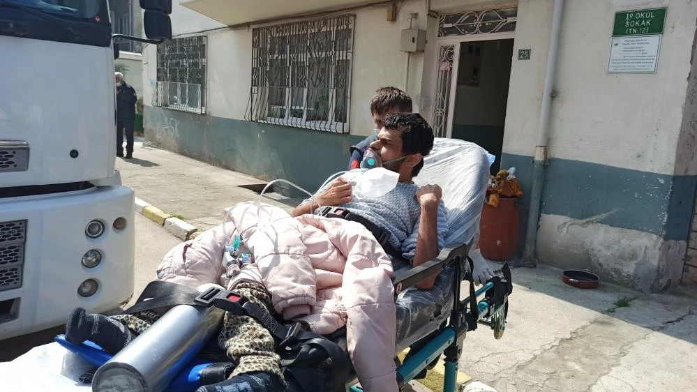 Engelli iki dayısı ile yatalak anneannesini az daha yakıyordu