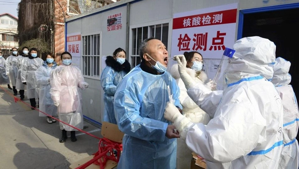 Çin'de 24 Covid-19 vakası ülkeyi alarma geçirdi! Karantinalar başladı