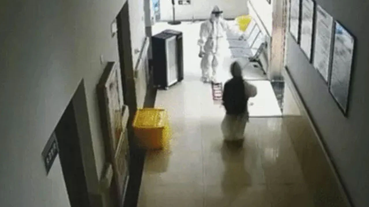 Çin'de dünyayı sarsan görüntü! 4 yaşında tecrite