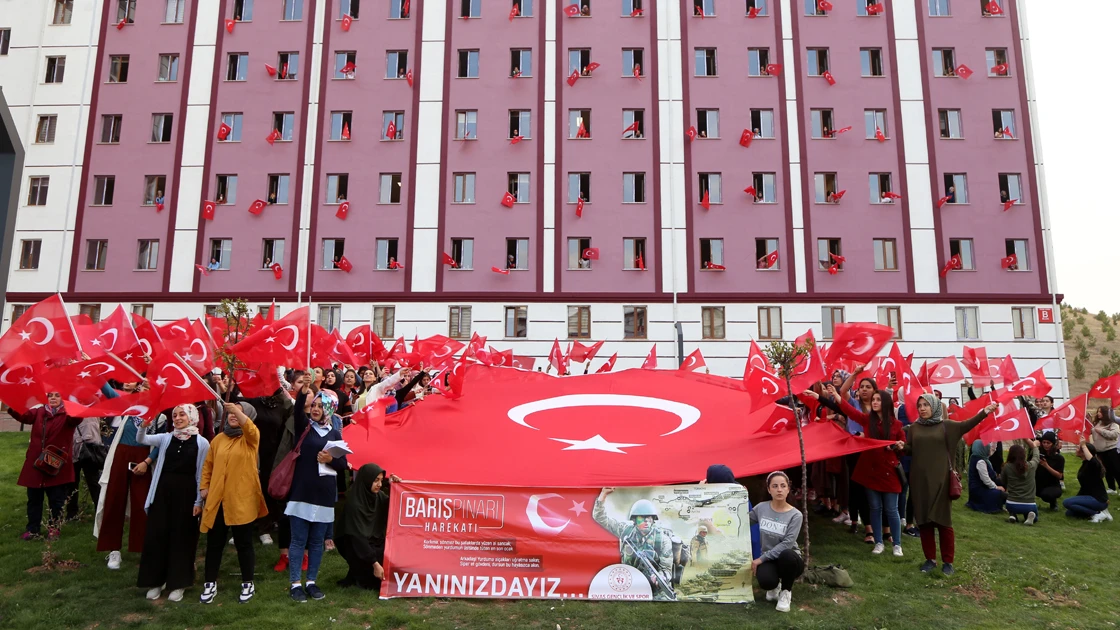 Üniversite öğrencilerinden Barış Pınarı Harekatı'na destek