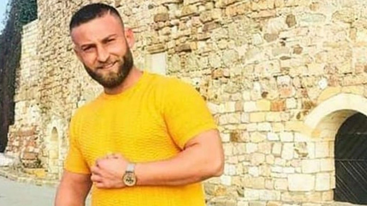Kavgayı ayırmak istemişti, bıçaklanarak öldürüldü