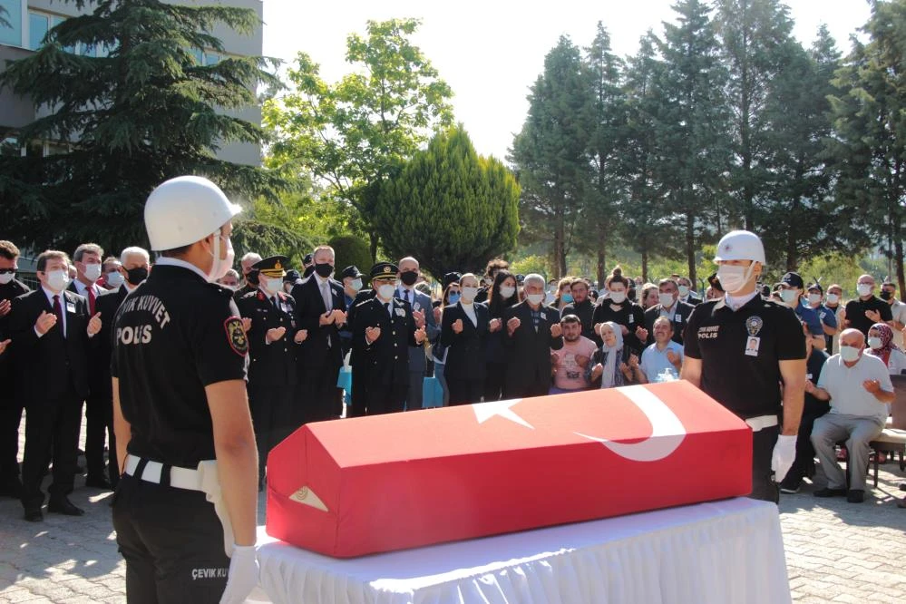 Şehit polis memuru için tören düzenlendi