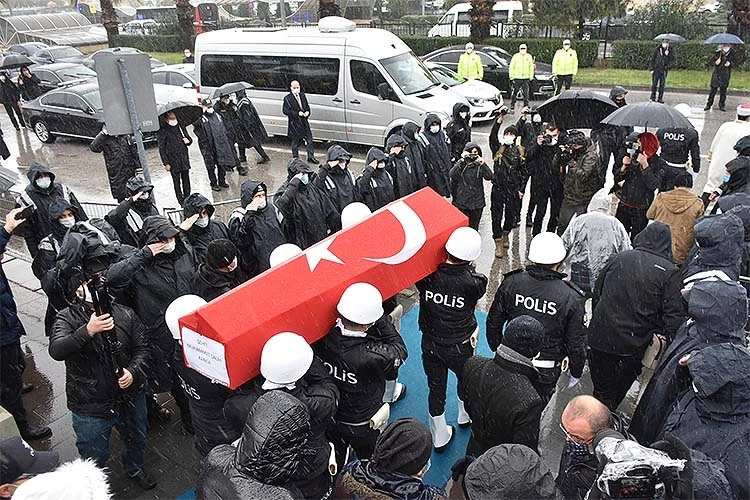 Gara şehitlerimizi uğurluyoruz