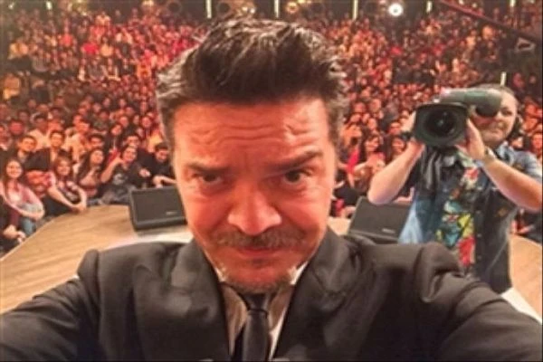 Beyaz'dan ilk selfie