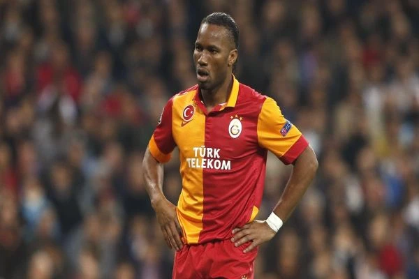Drogba cezalı duruma düştü